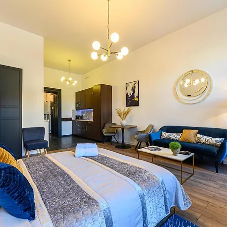 Uptown Deluxe Apartment Brasov Exterior photo
